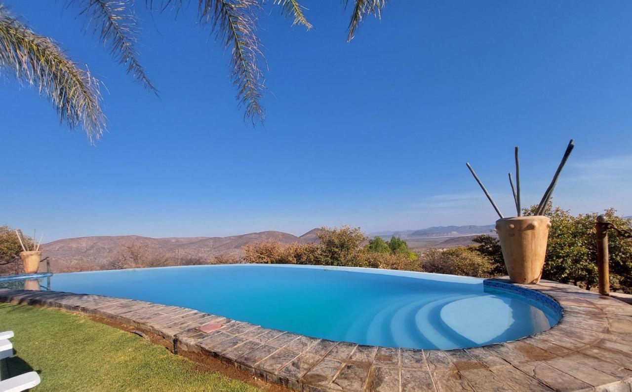 Opuwo Country Lodge エクステリア 写真