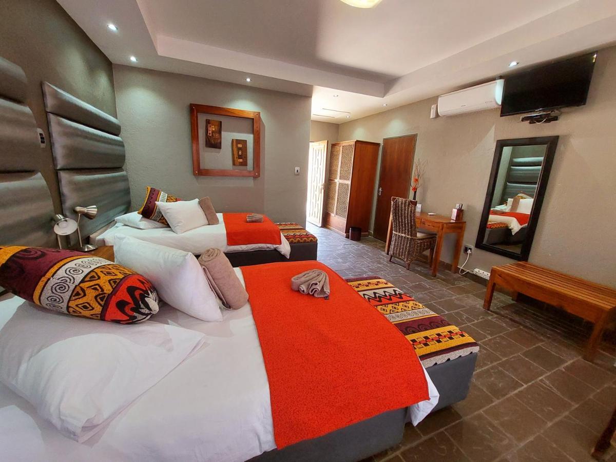 Opuwo Country Lodge エクステリア 写真