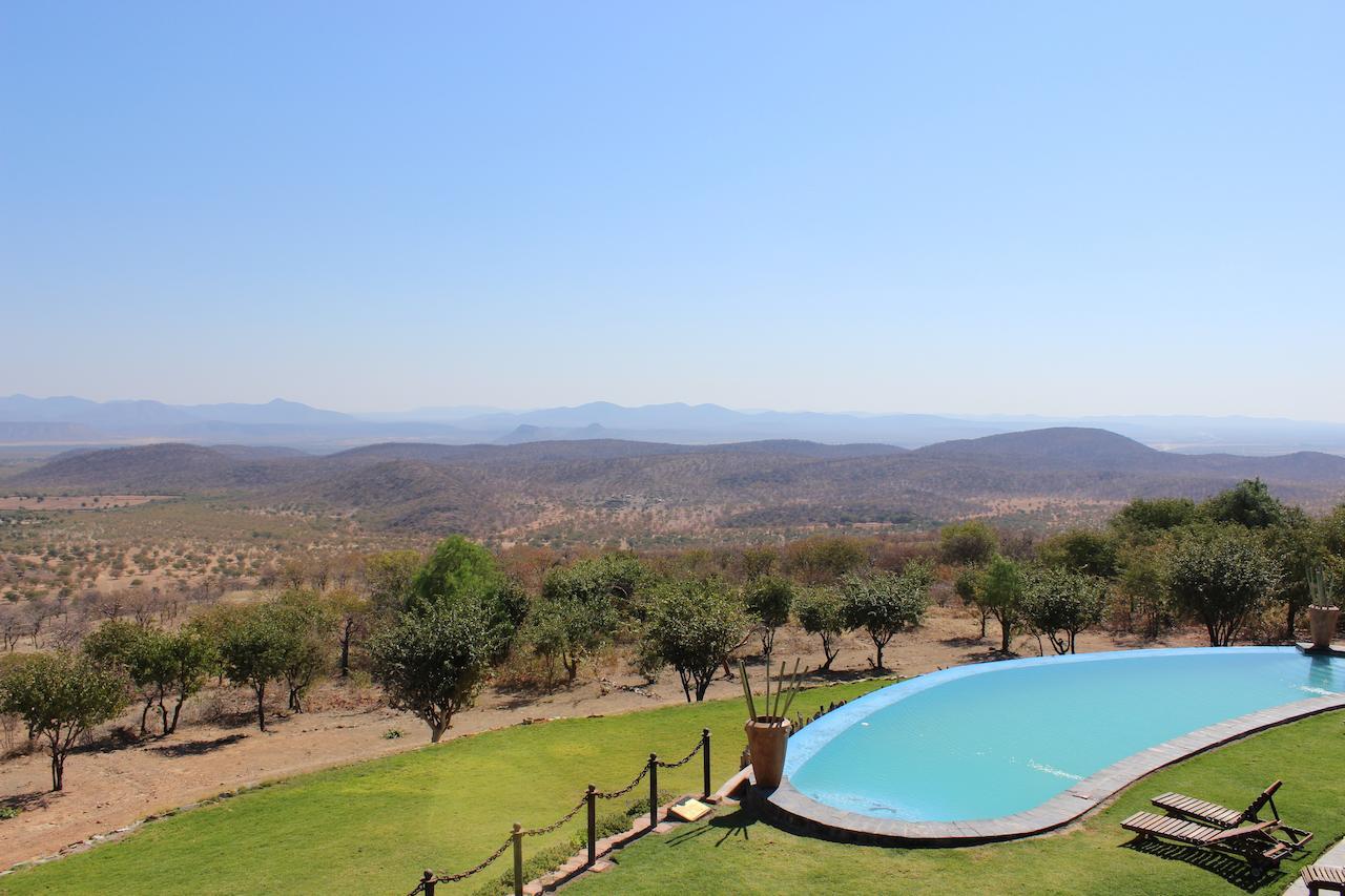 Opuwo Country Lodge エクステリア 写真