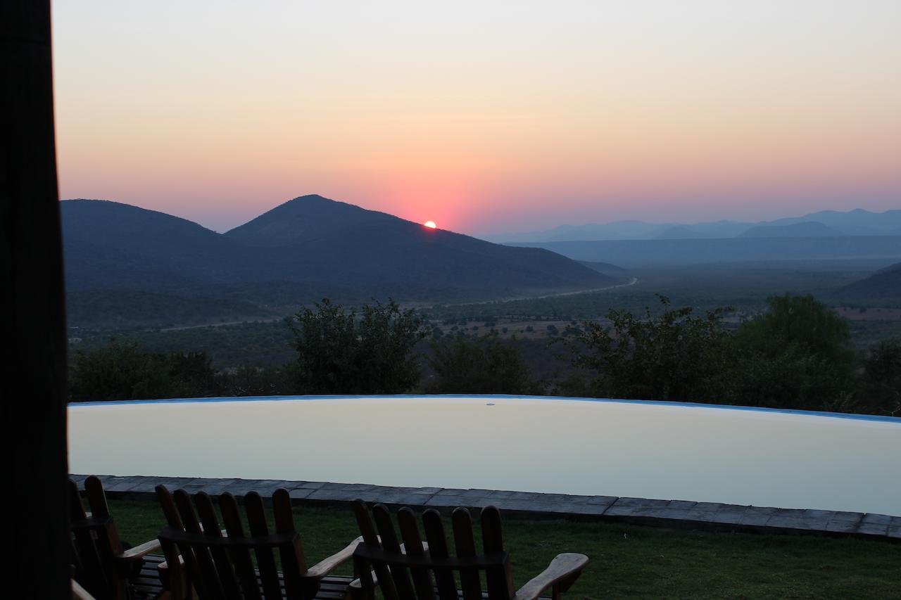 Opuwo Country Lodge エクステリア 写真