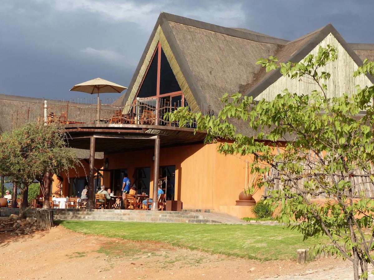 Opuwo Country Lodge エクステリア 写真